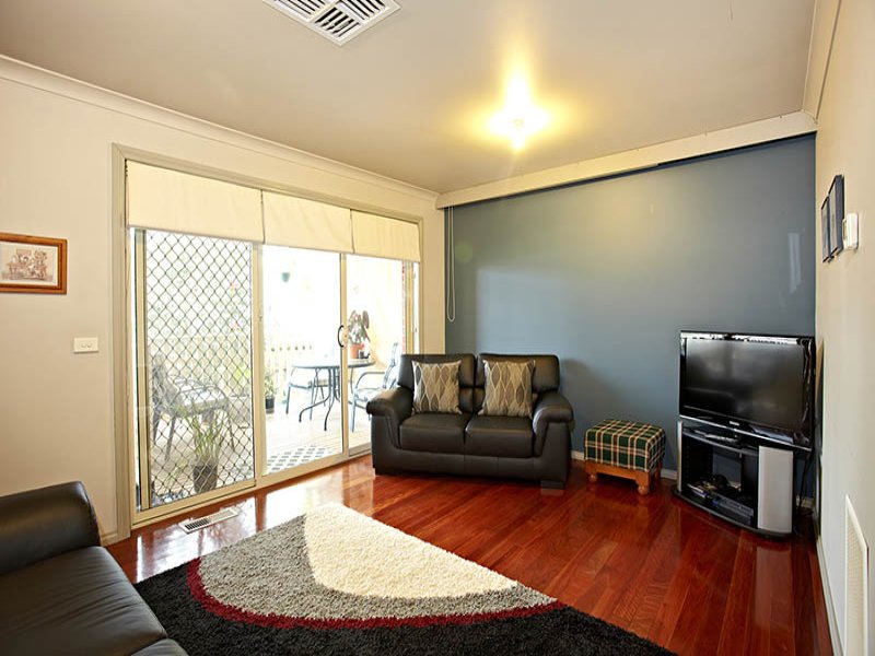 2 Sellick Drive, Croydon image 4