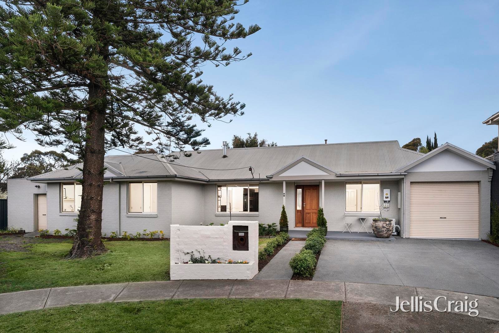 2 Shepherd Court, Williamstown North image 1