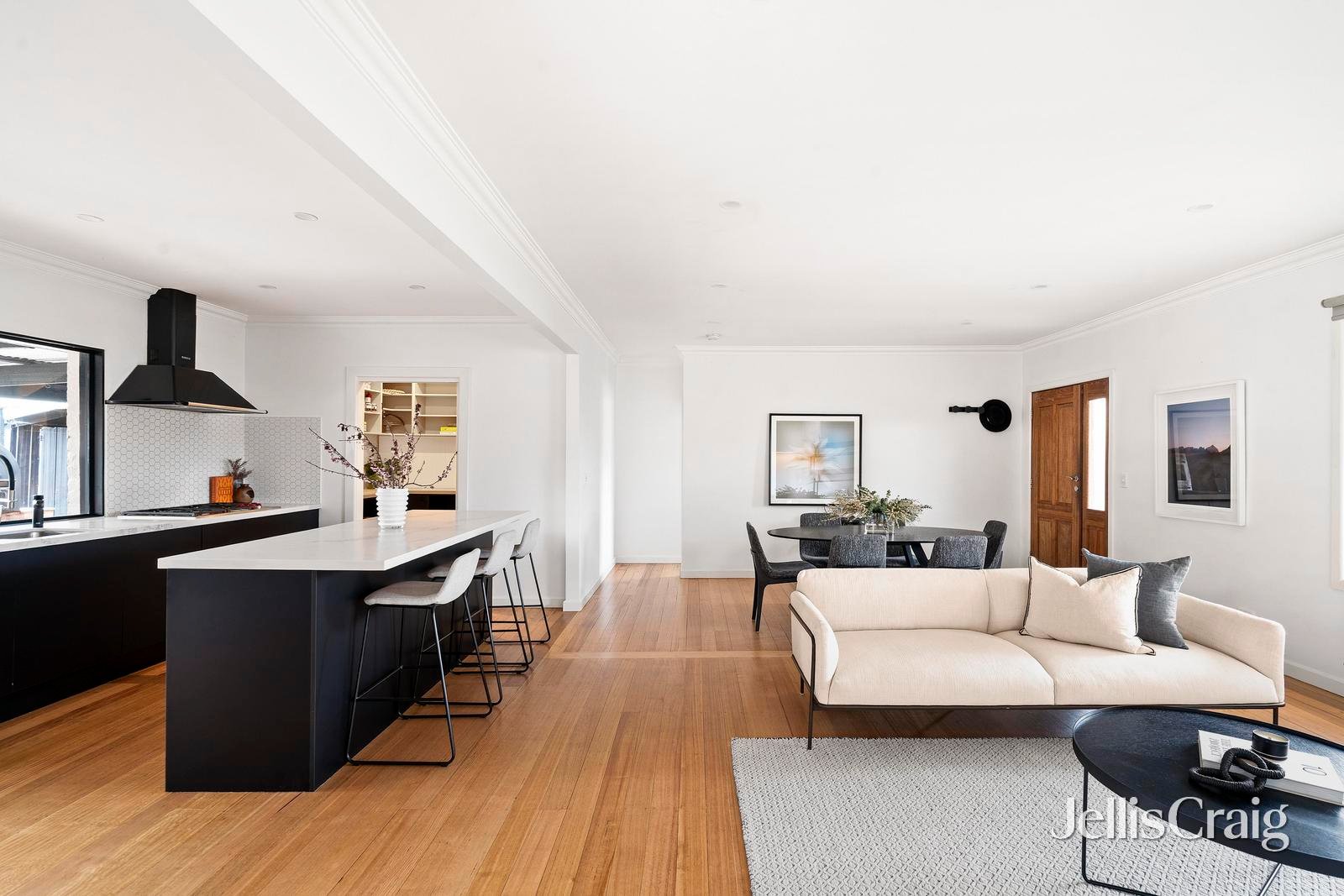 2 Shepherd Court, Williamstown North image 2