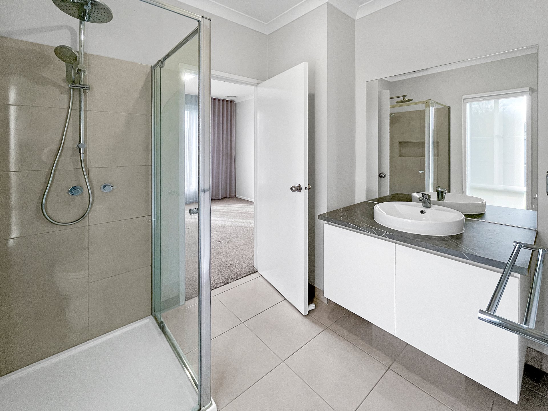 2 Shortland Way, Leopold image 5