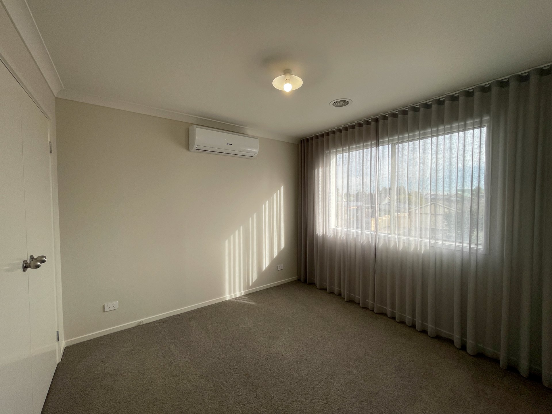 2 Shortland Way, Leopold image 9