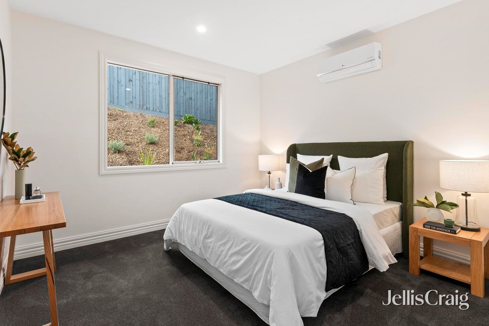 2 Silver Leaf Court, Seville image 14