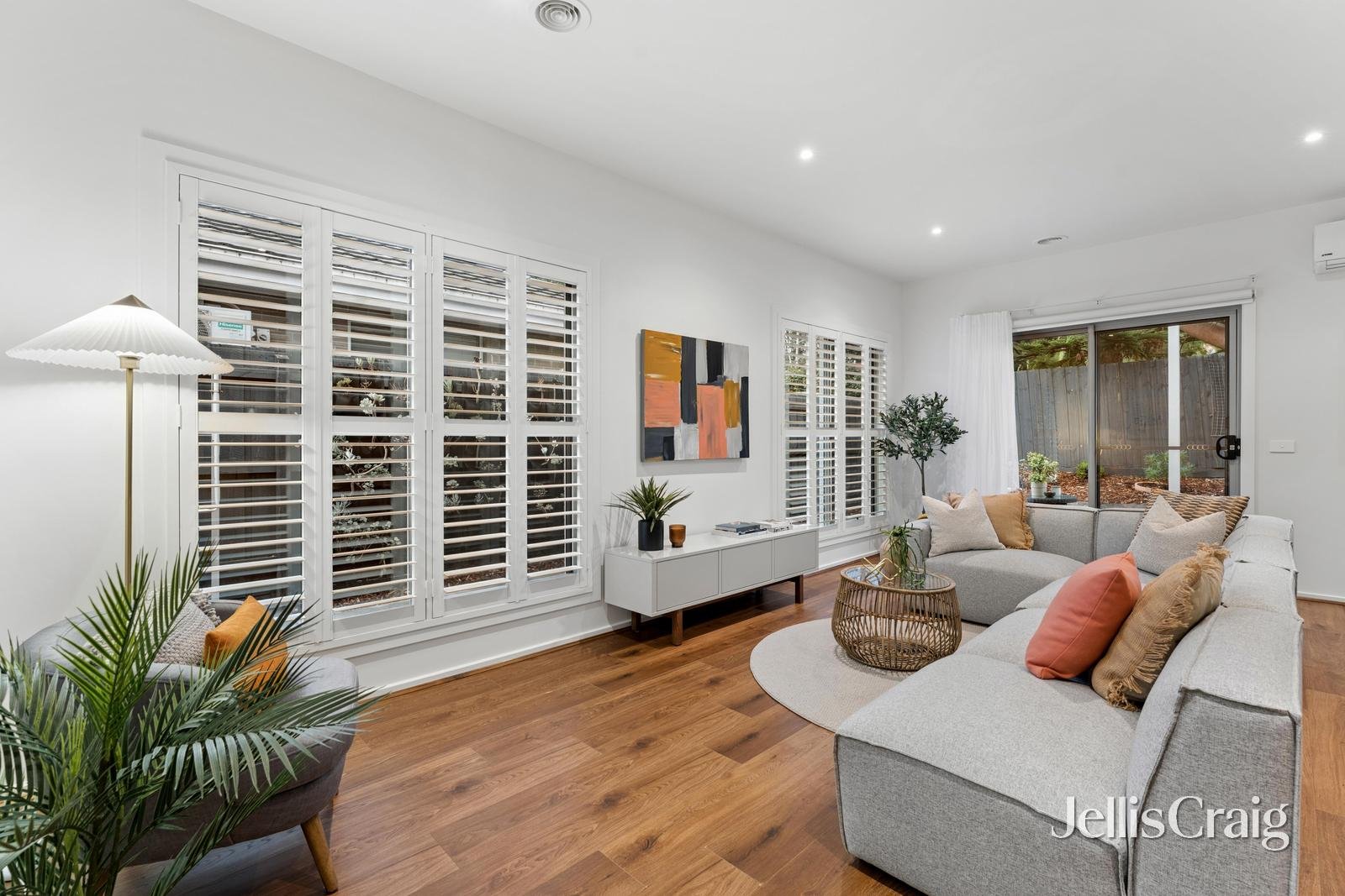 2 Silvergrass Court, Croydon image 3