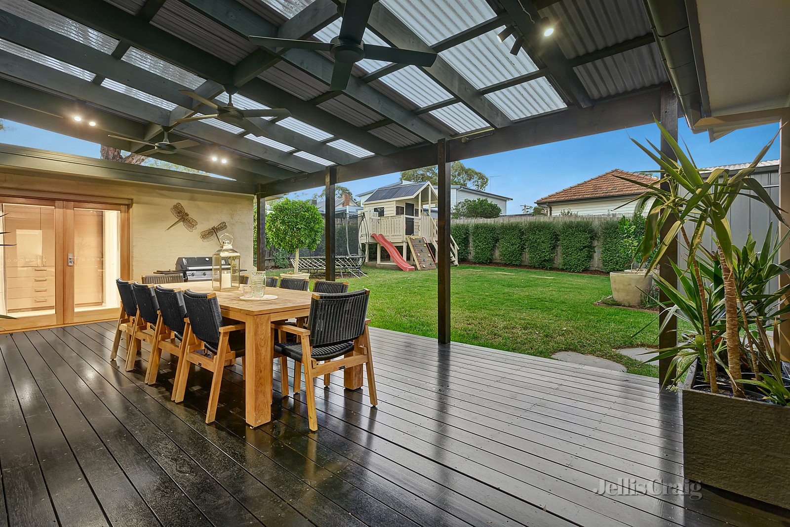 2 Simmons Court, Greensborough image 5