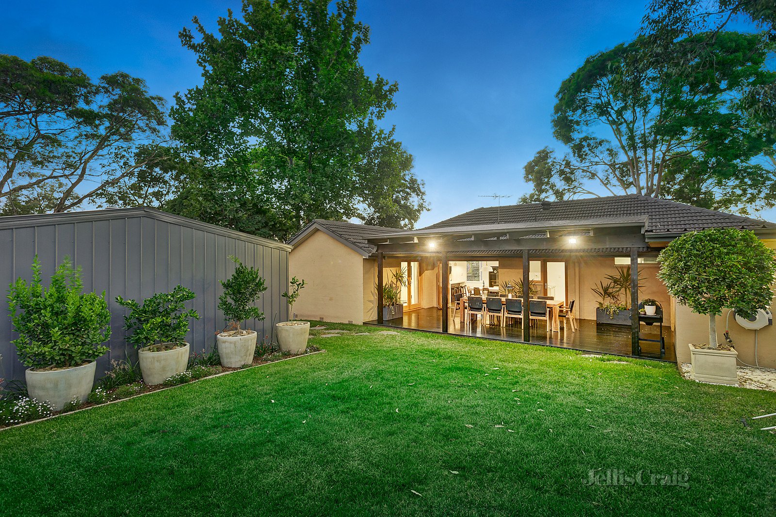 2 Simmons Court, Greensborough image 9