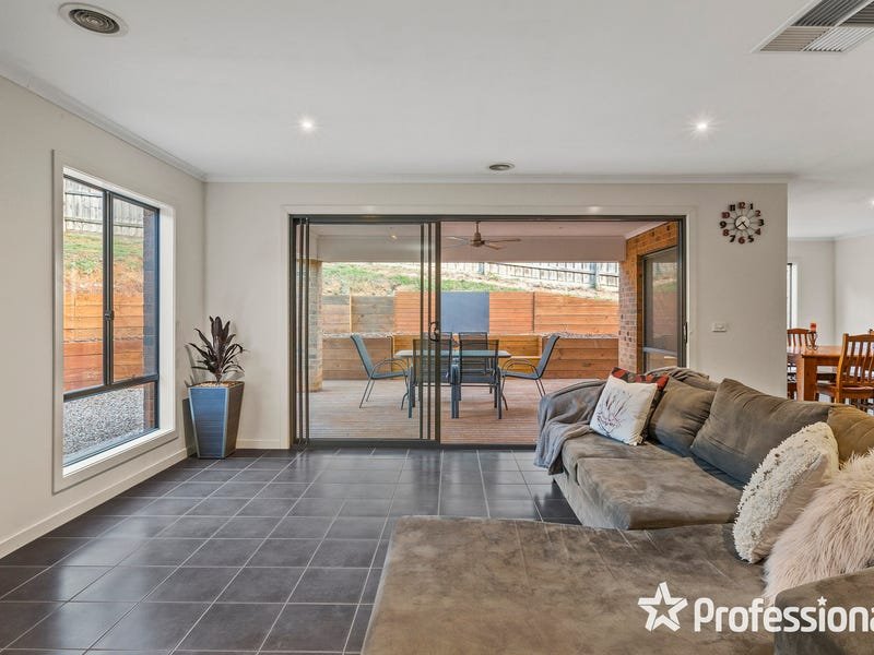 2 Sirocco Court, Wandin North image 3