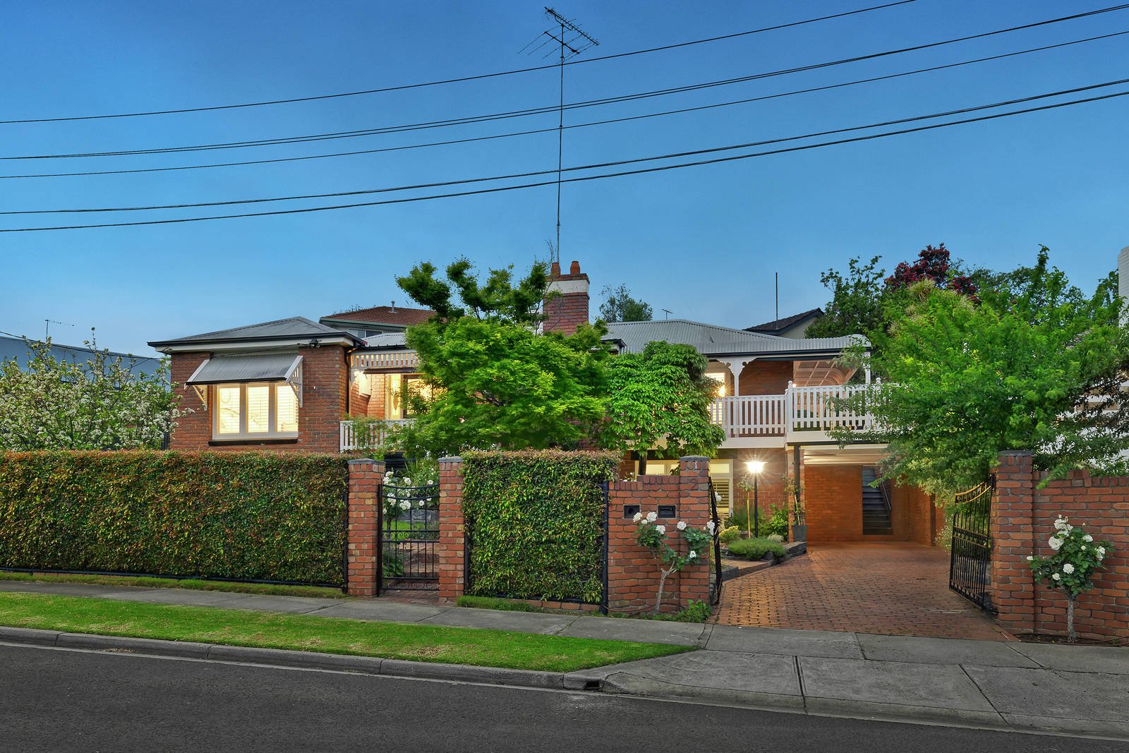 2 Smiley Crescent, Essendon West image 1