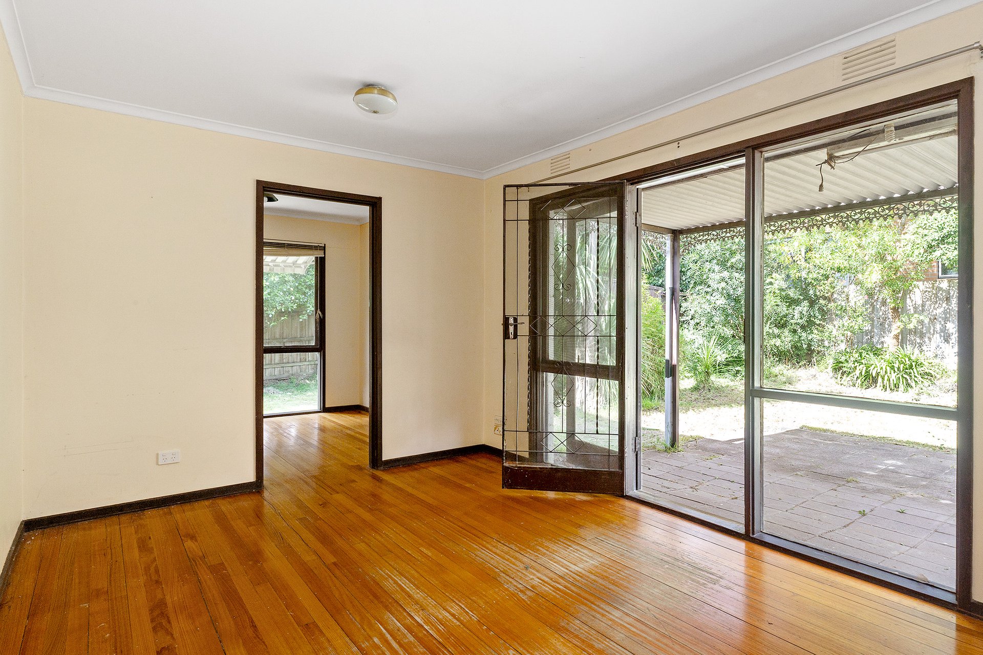 Property Gallery Thumbnail 6