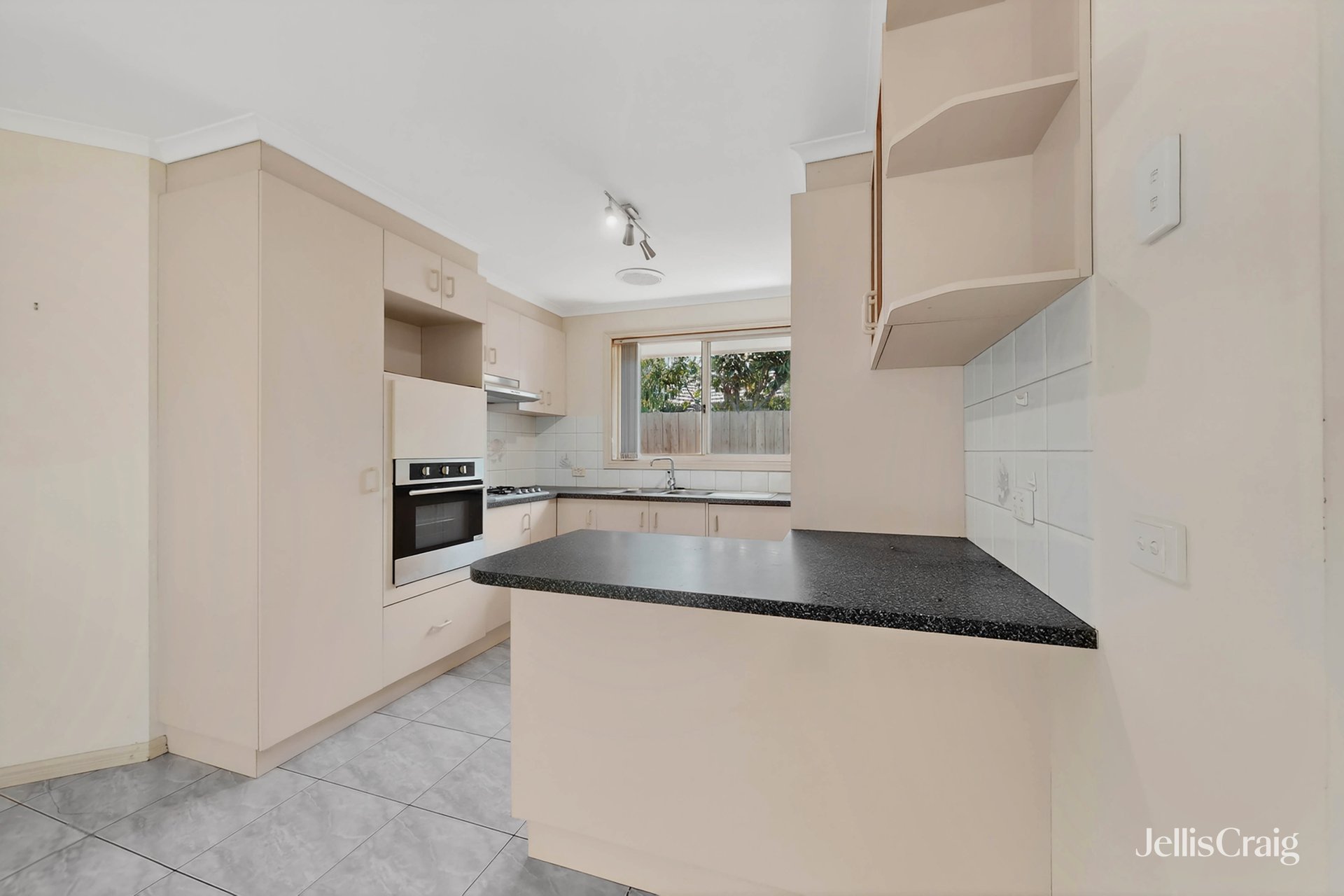 2 Stapley Crescent, Altona&nbsp;North image 3