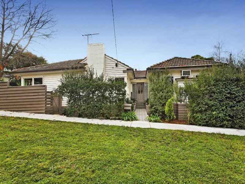 2 Strabane Avenue, Mont Albert North image 1