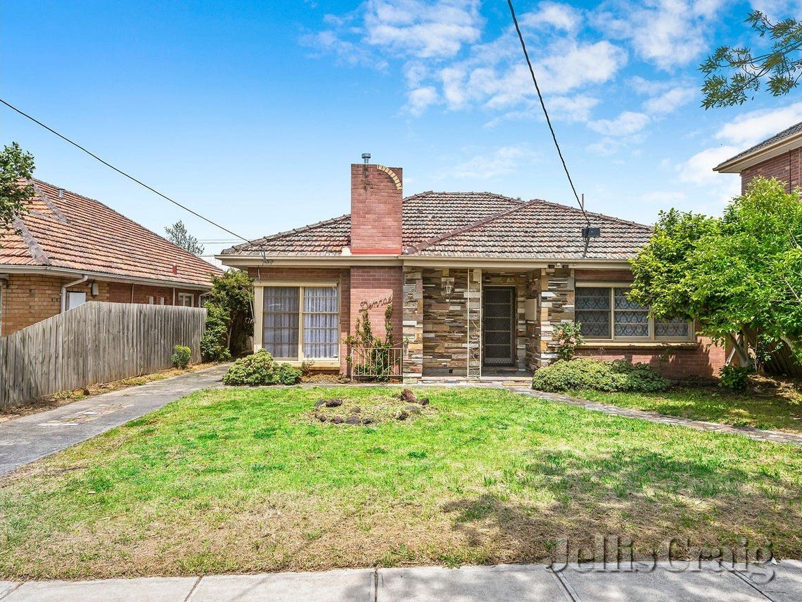 2 Strathearn Avenue, Murrumbeena image 1