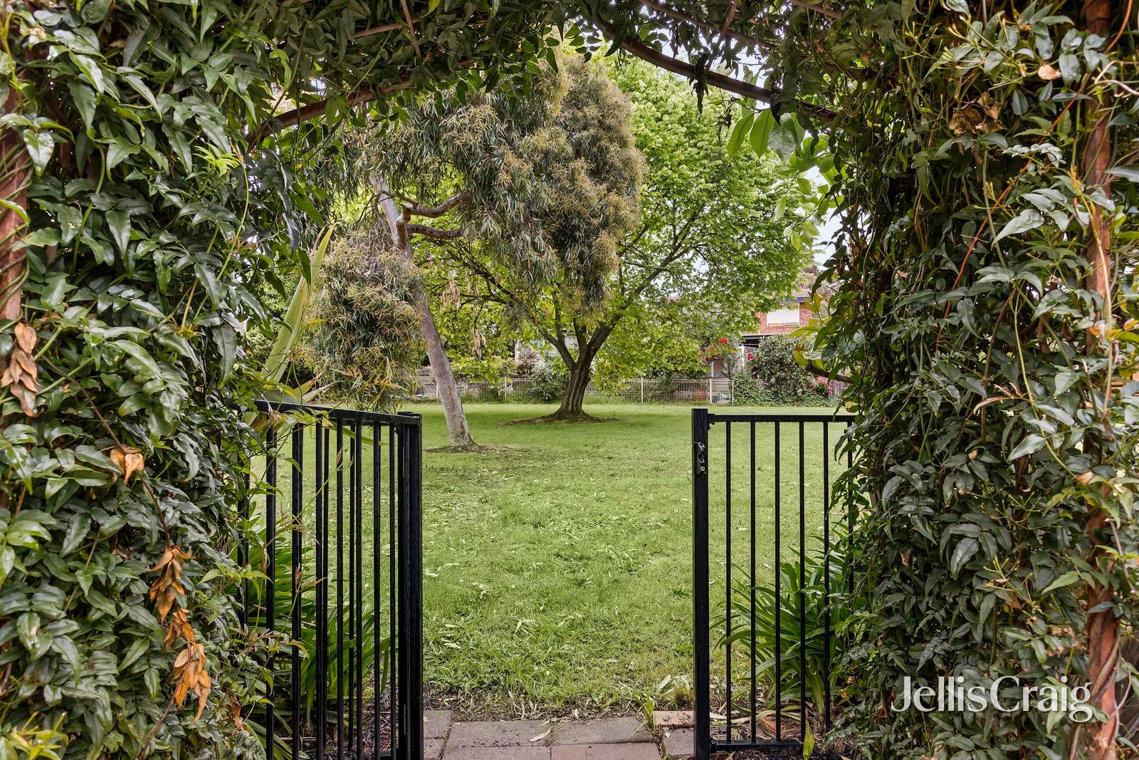 2 Streeton Lane, Doncaster East image 18