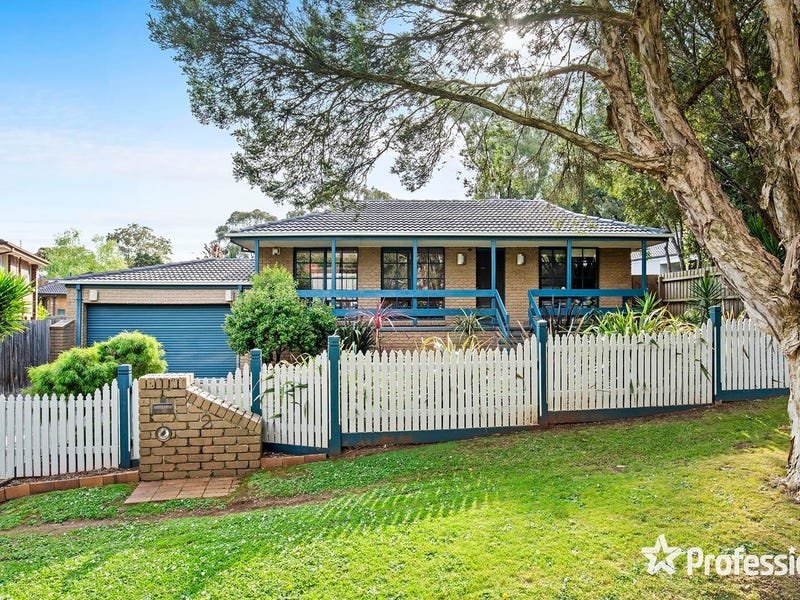 2 Sunburst Court, Mooroolbark image 1