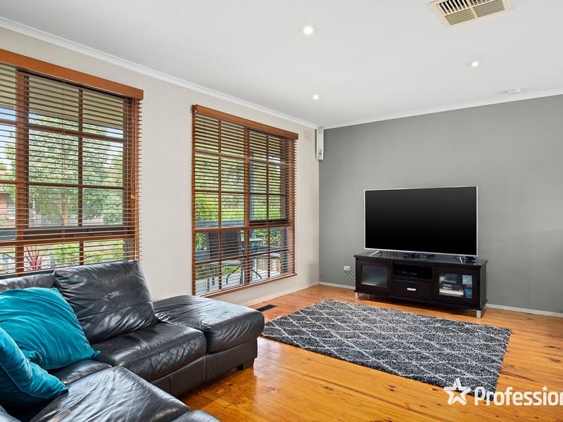 2 Sunburst Court, Mooroolbark image 2