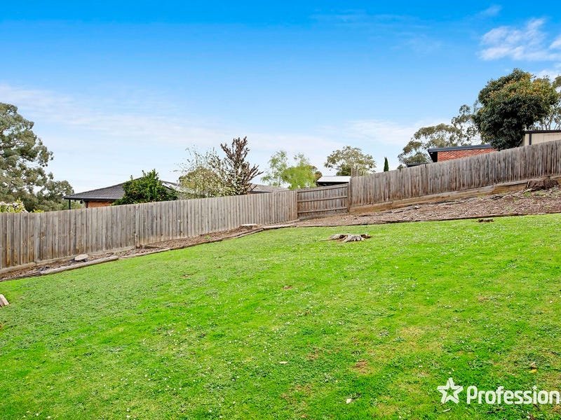 2 Sunburst Court, Mooroolbark image 13