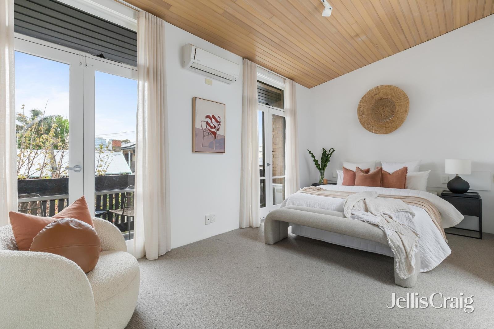 2 Sutton Grove, Richmond image 7