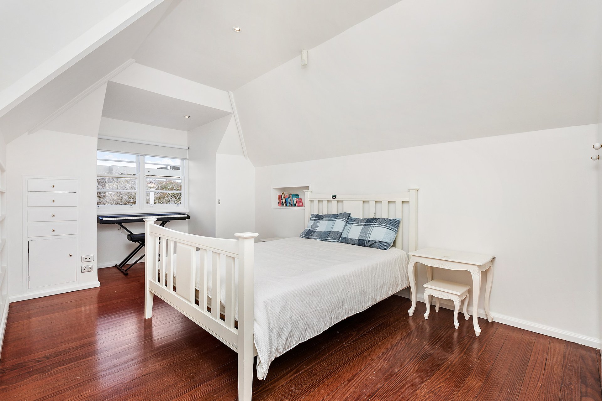 Property Gallery Thumbnail 6