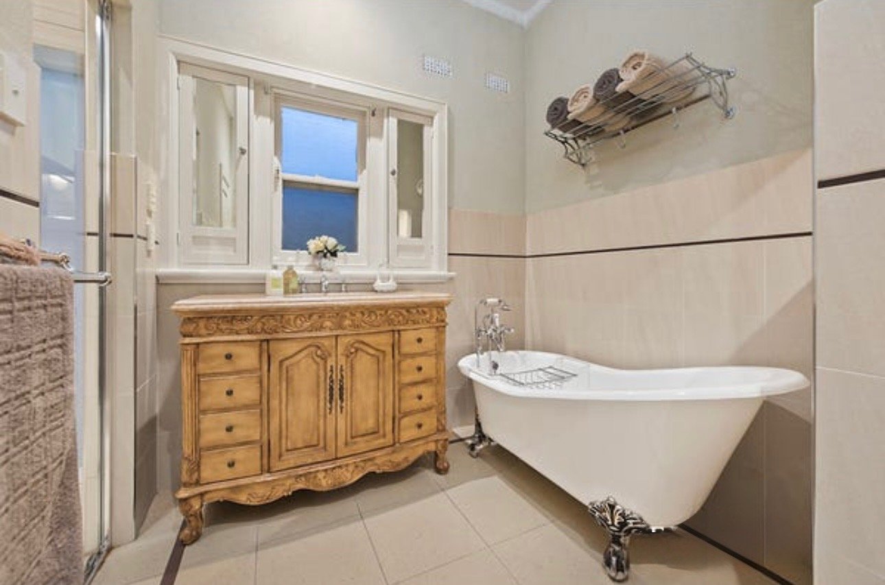 Property Gallery Thumbnail 8