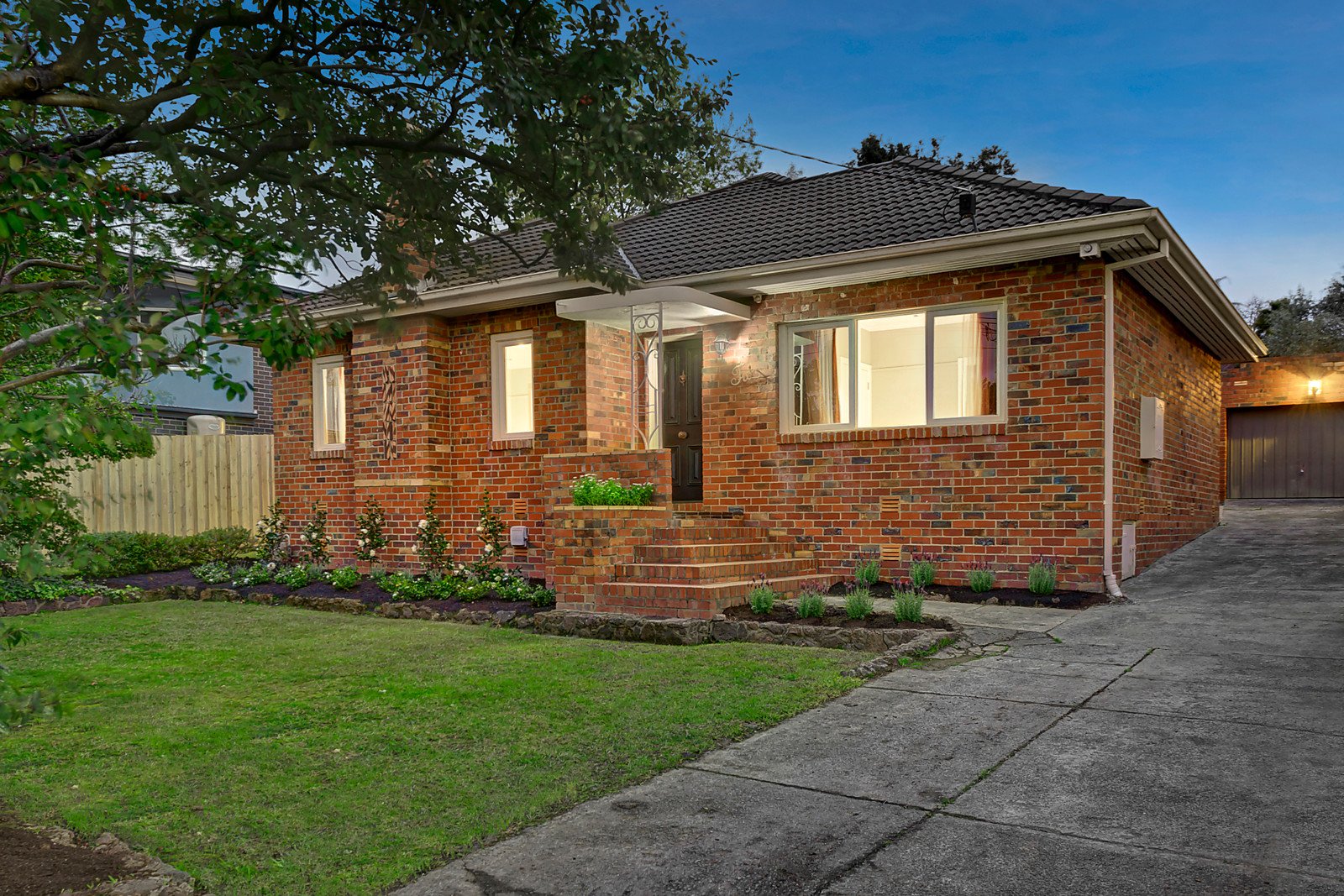 2 Thomas Street, Camberwell image 1