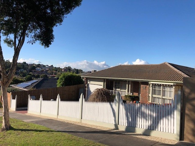 2 Tiki Court, Wheelers Hill image 11