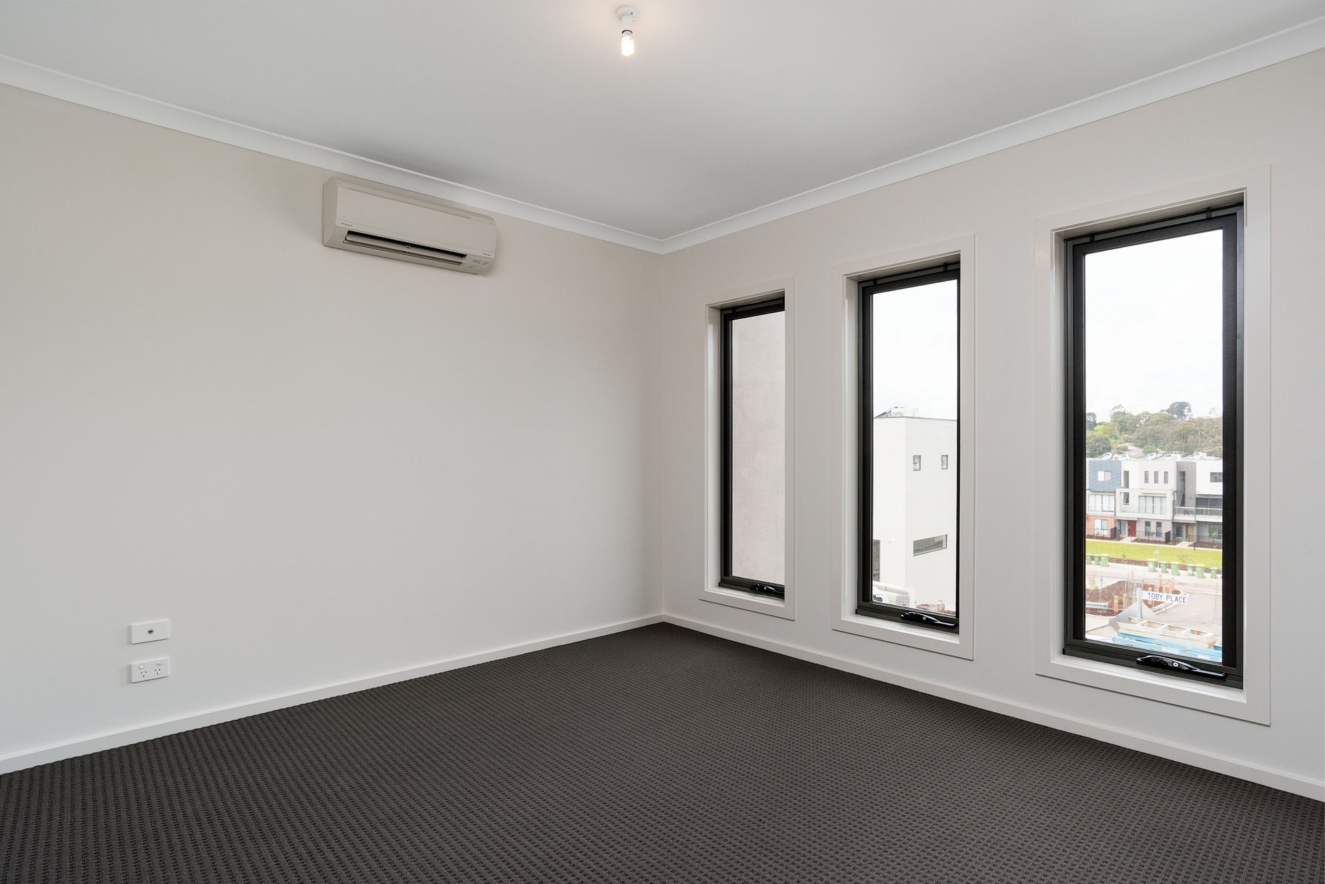 2 Toby Place, Mooroolbark image 4