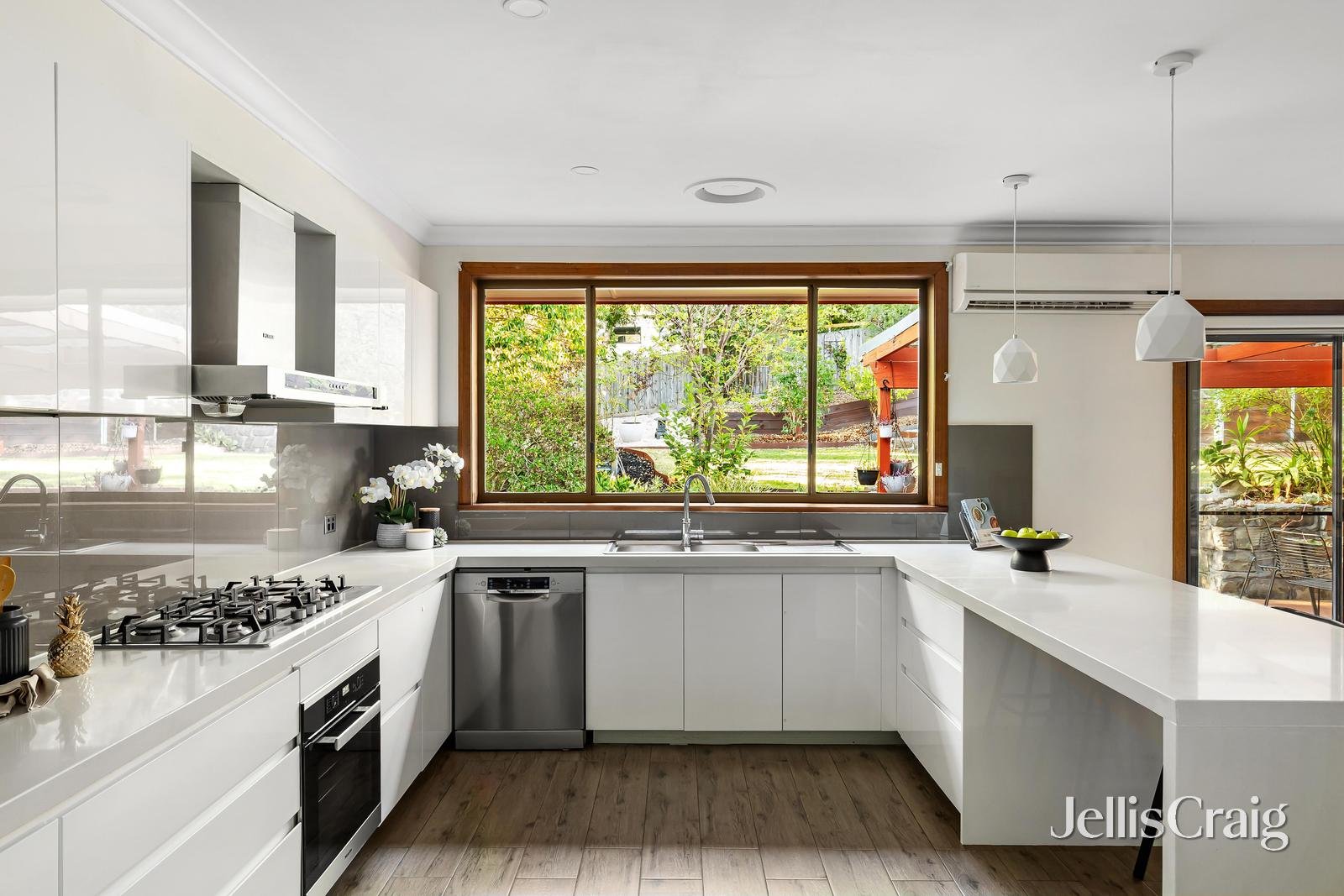 2 Toombarra Place, Greensborough image 5