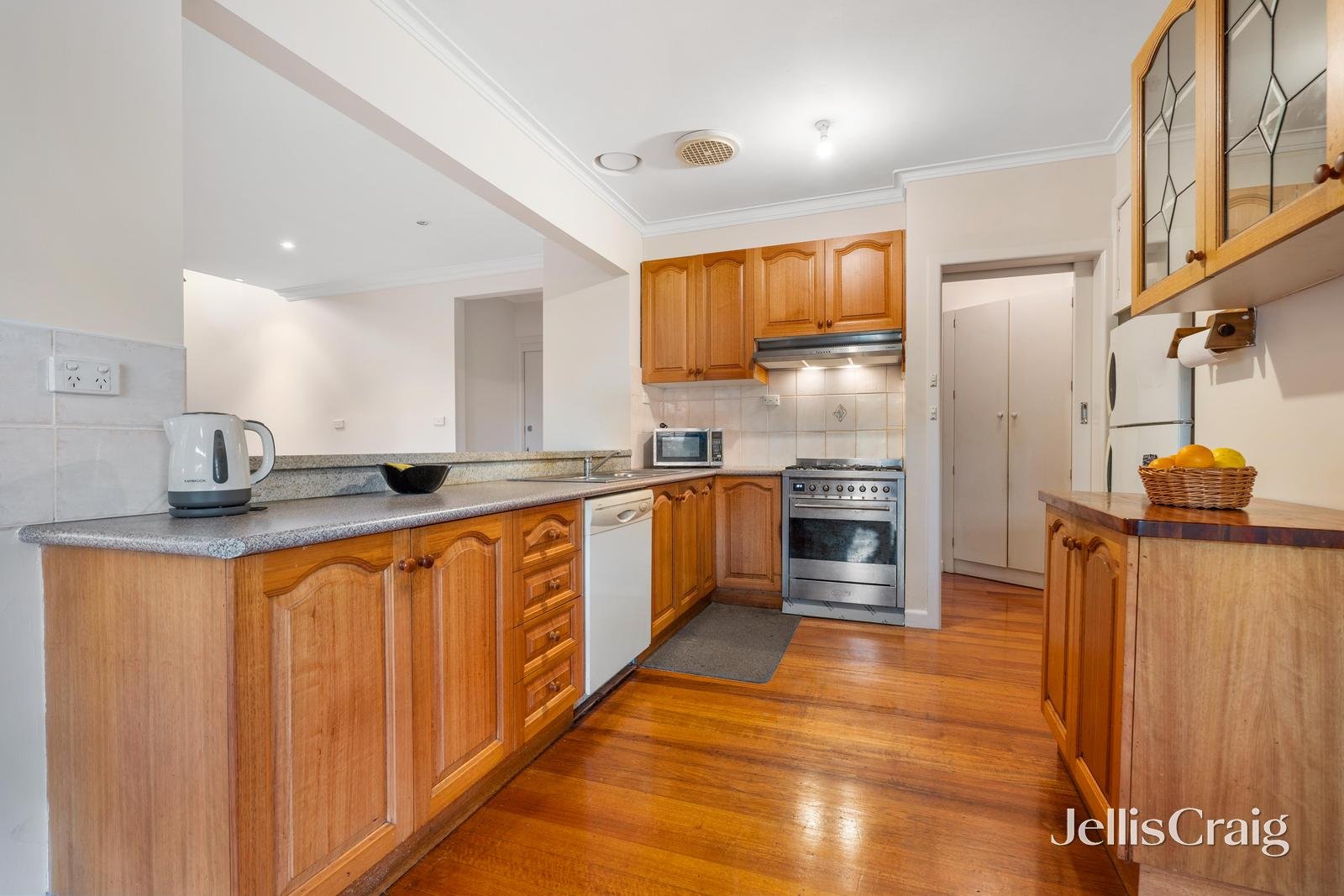 2 Travellyn Court, Blackburn South image 5