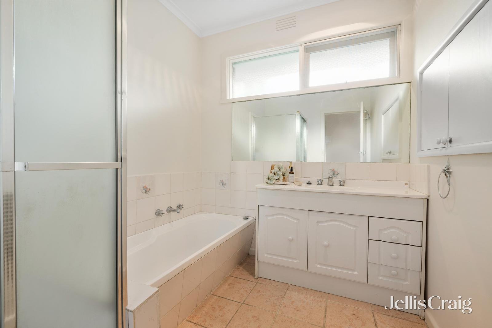 2 Travellyn Court, Blackburn South image 10