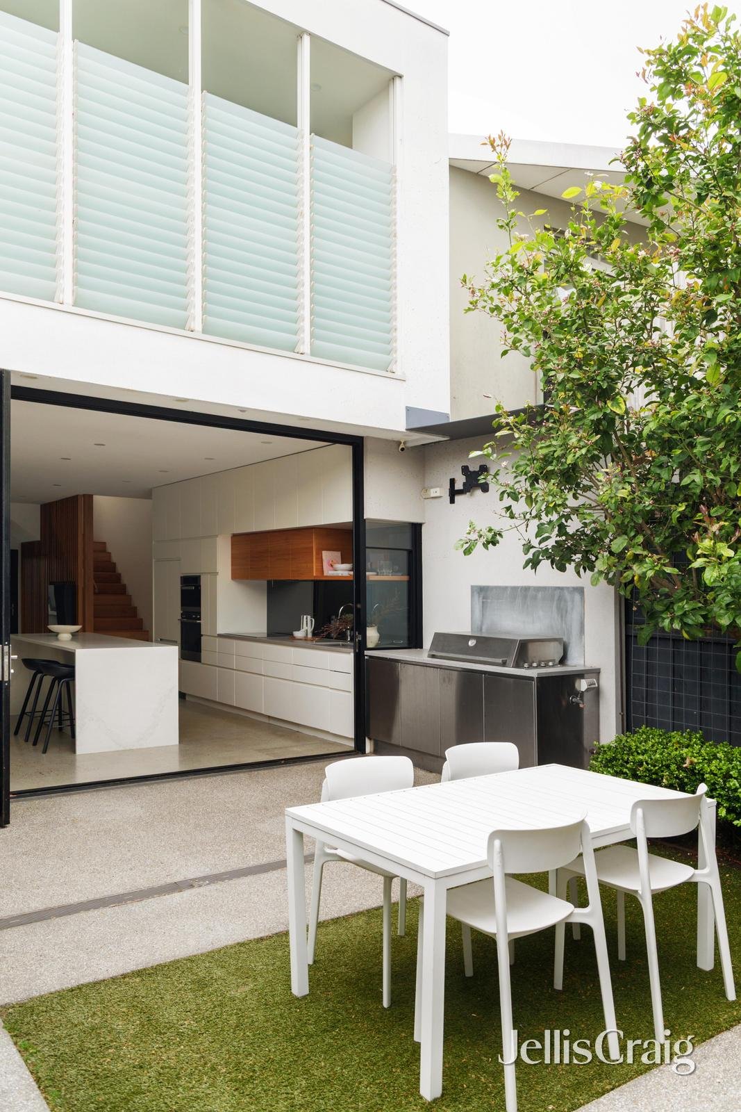 2 Trinian Street, Prahran image 14