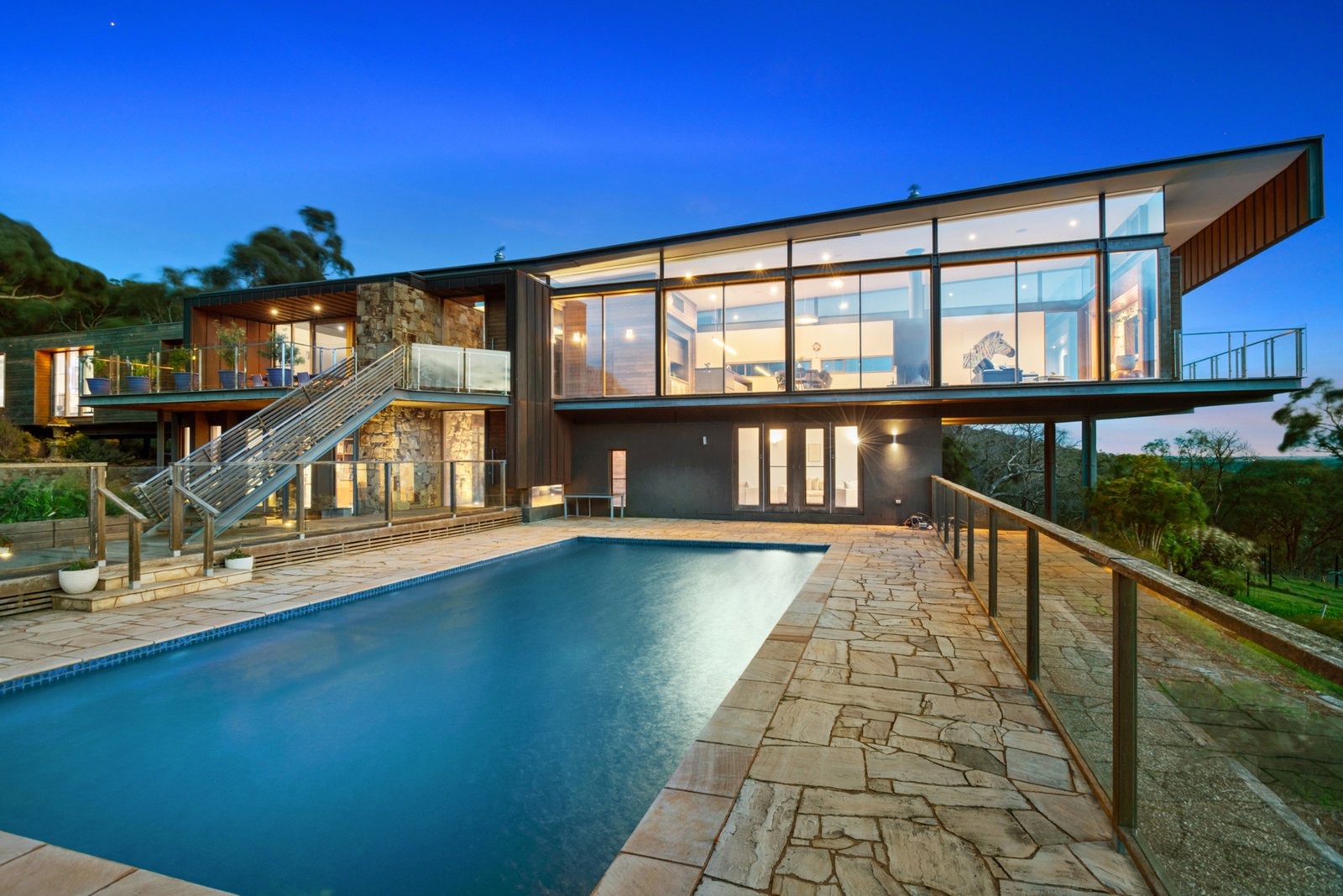2 Tucketts Road