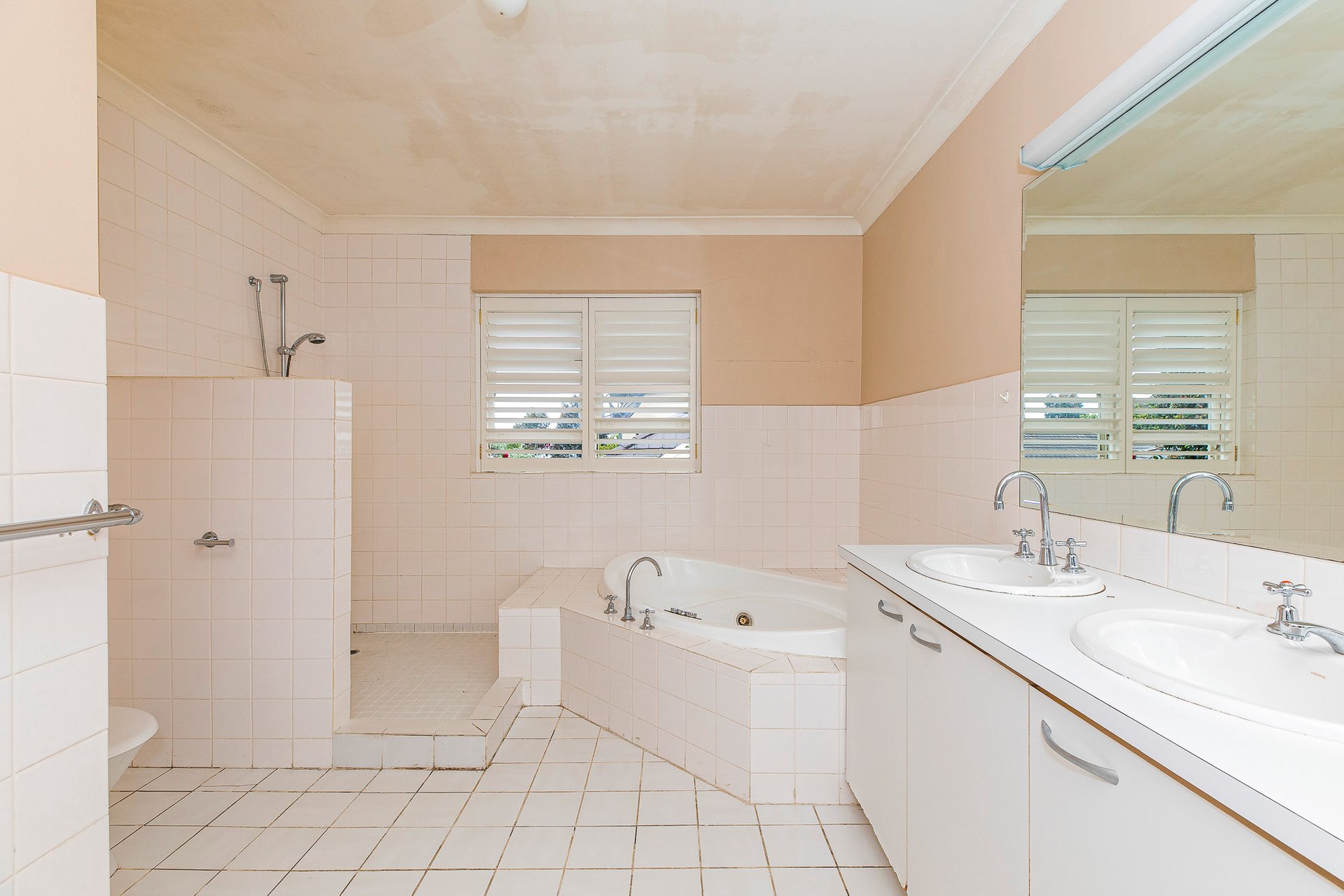 Property Gallery Thumbnail 3