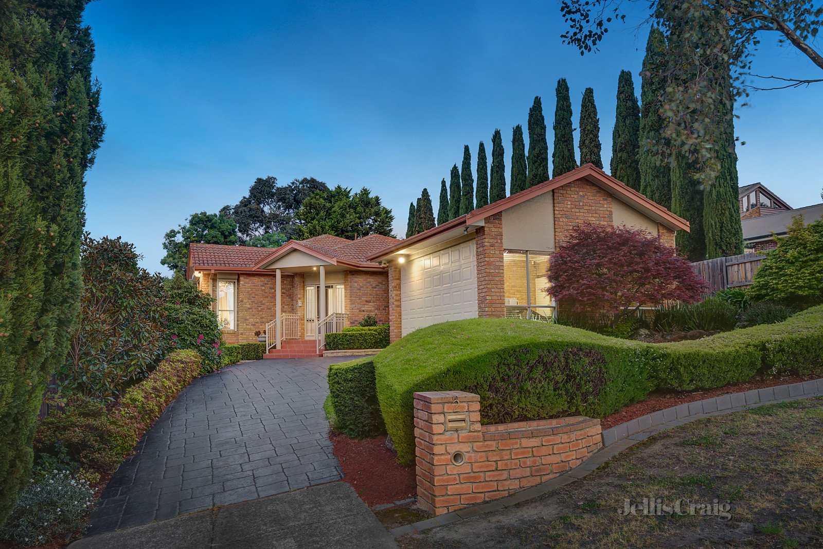 2 Upland Court, Eltham North Vic 3095 image 1