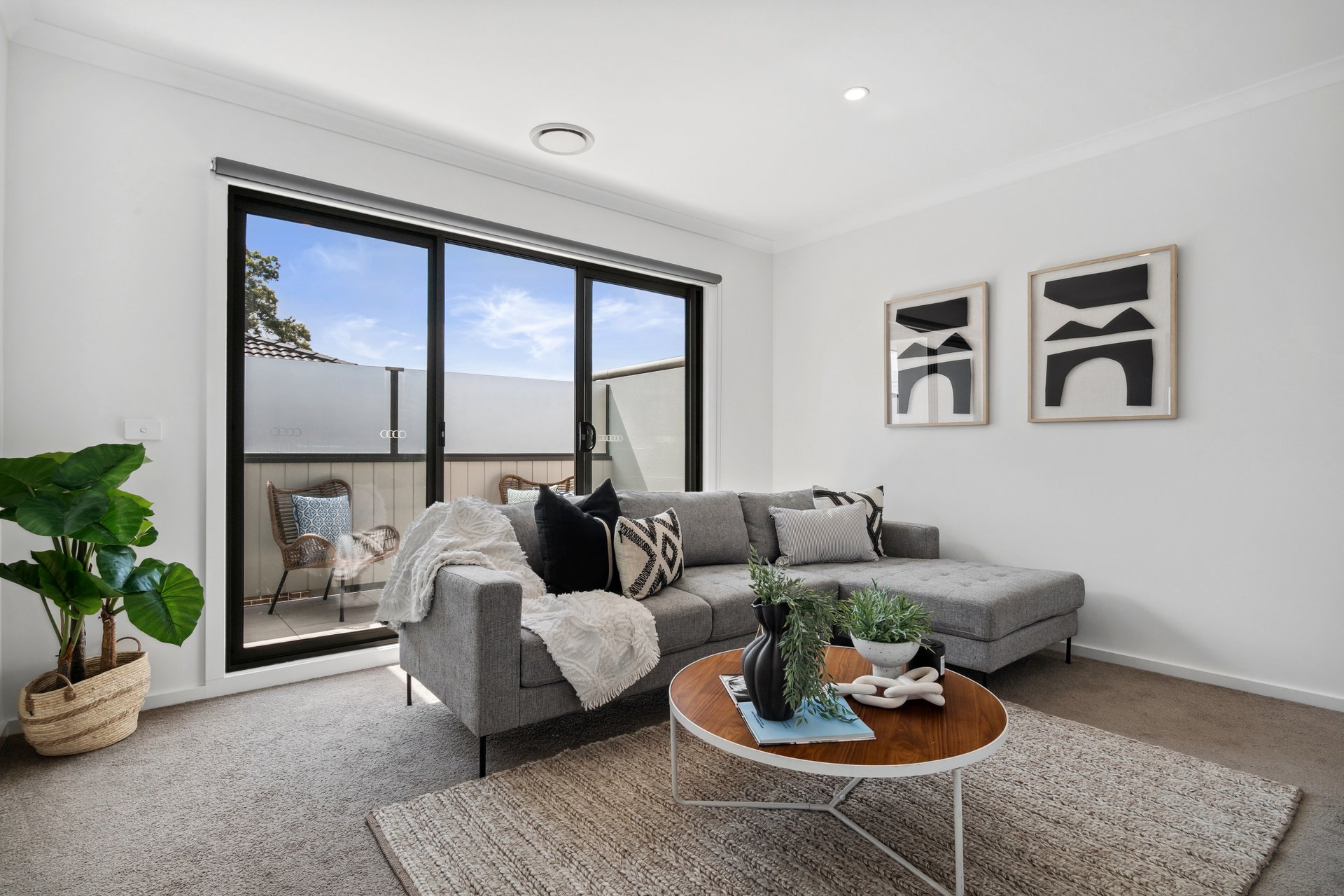 2 Urban Close, Kilsyth image 7