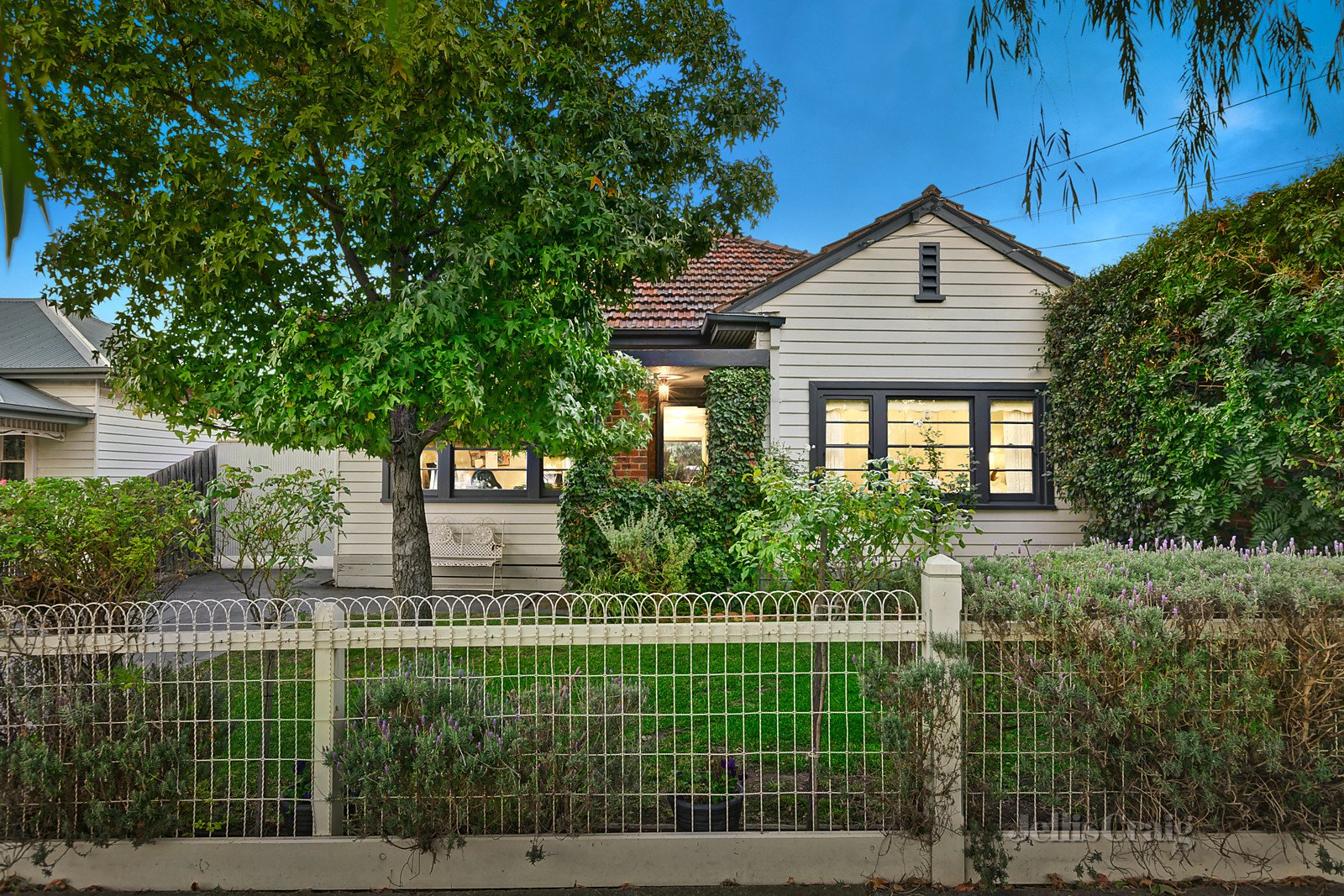 2 Valnere Street, Maribyrnong image 1