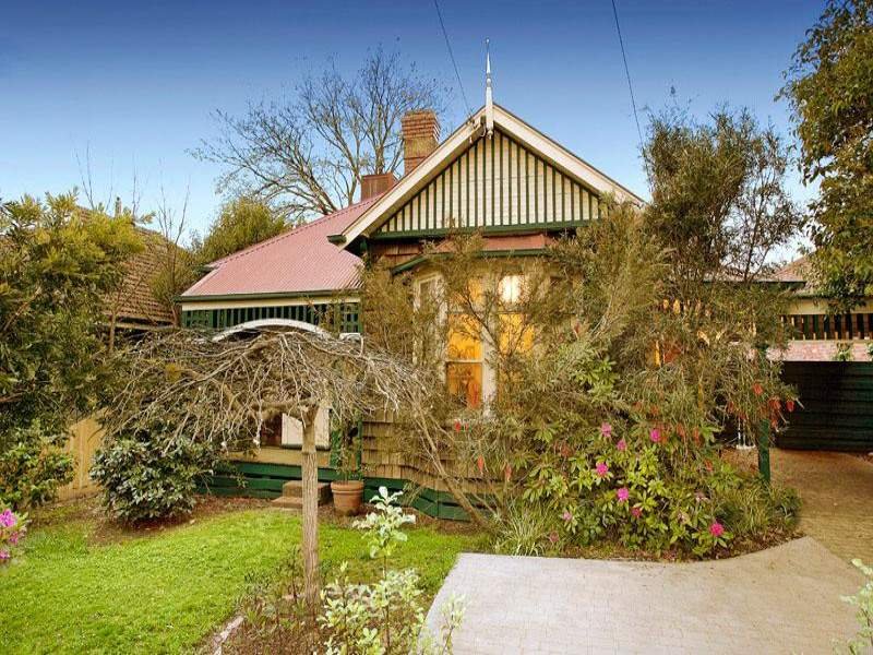 2 Valonia Avenue, Surrey Hills image 1