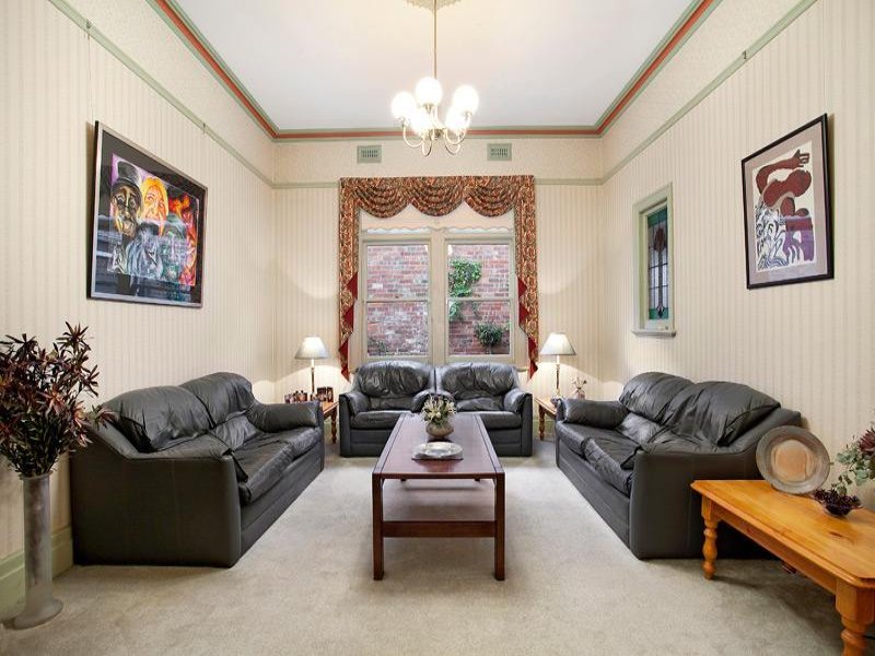 2 Valonia Avenue, Surrey Hills image 2