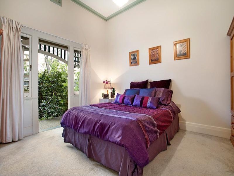 2 Valonia Avenue, Surrey Hills image 7