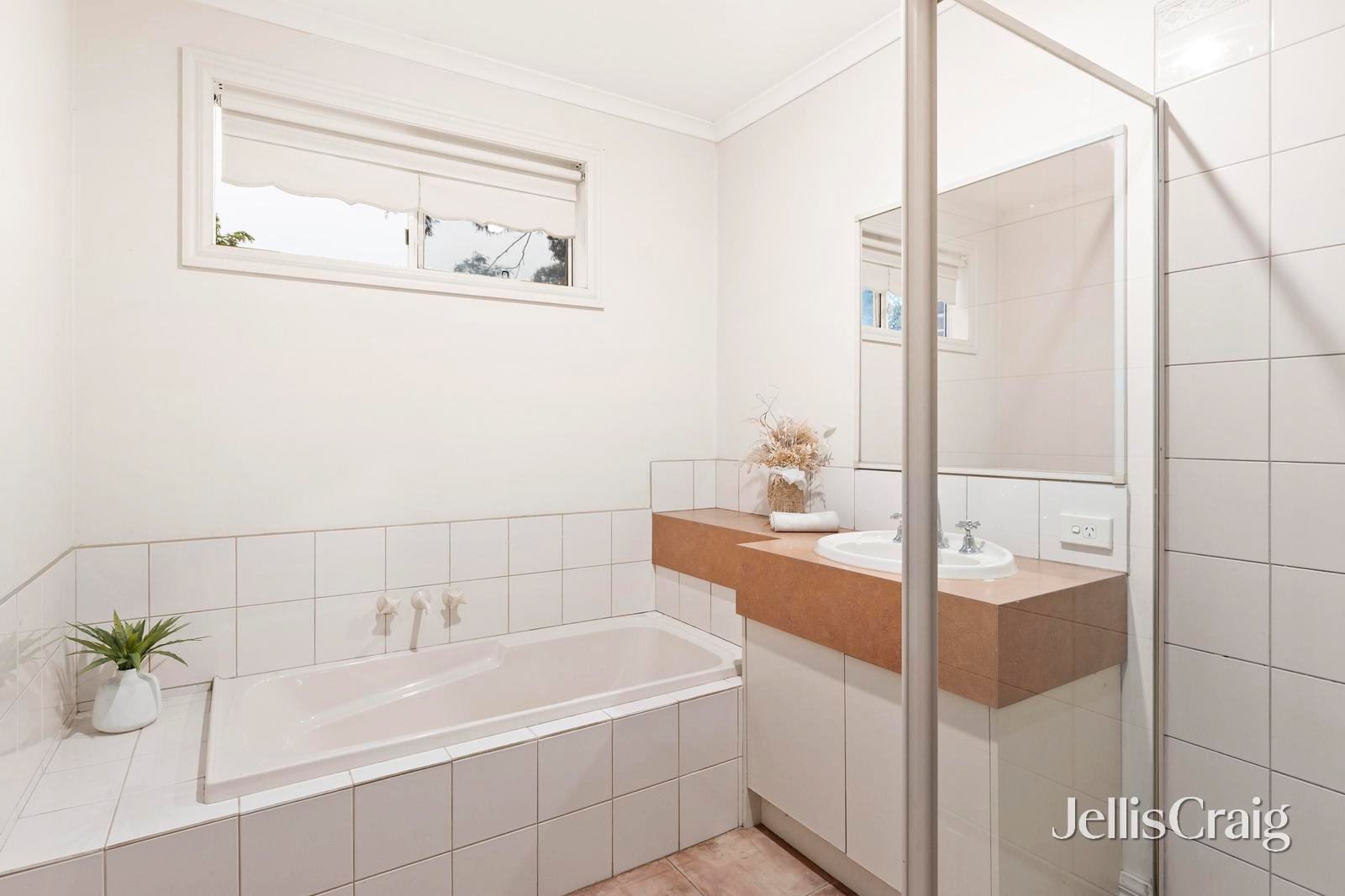 2 Vanessa Court, Warranwood image 10