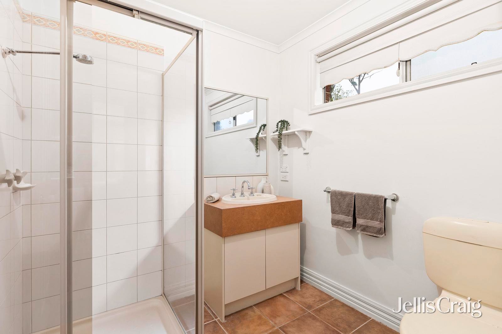 2 Vanessa Court, Warranwood image 12