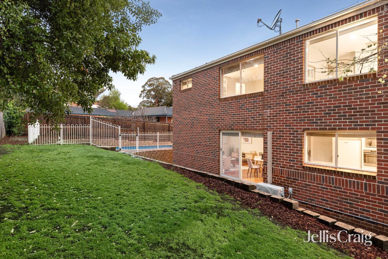 2 Vanessa Court, Warranwood image 15
