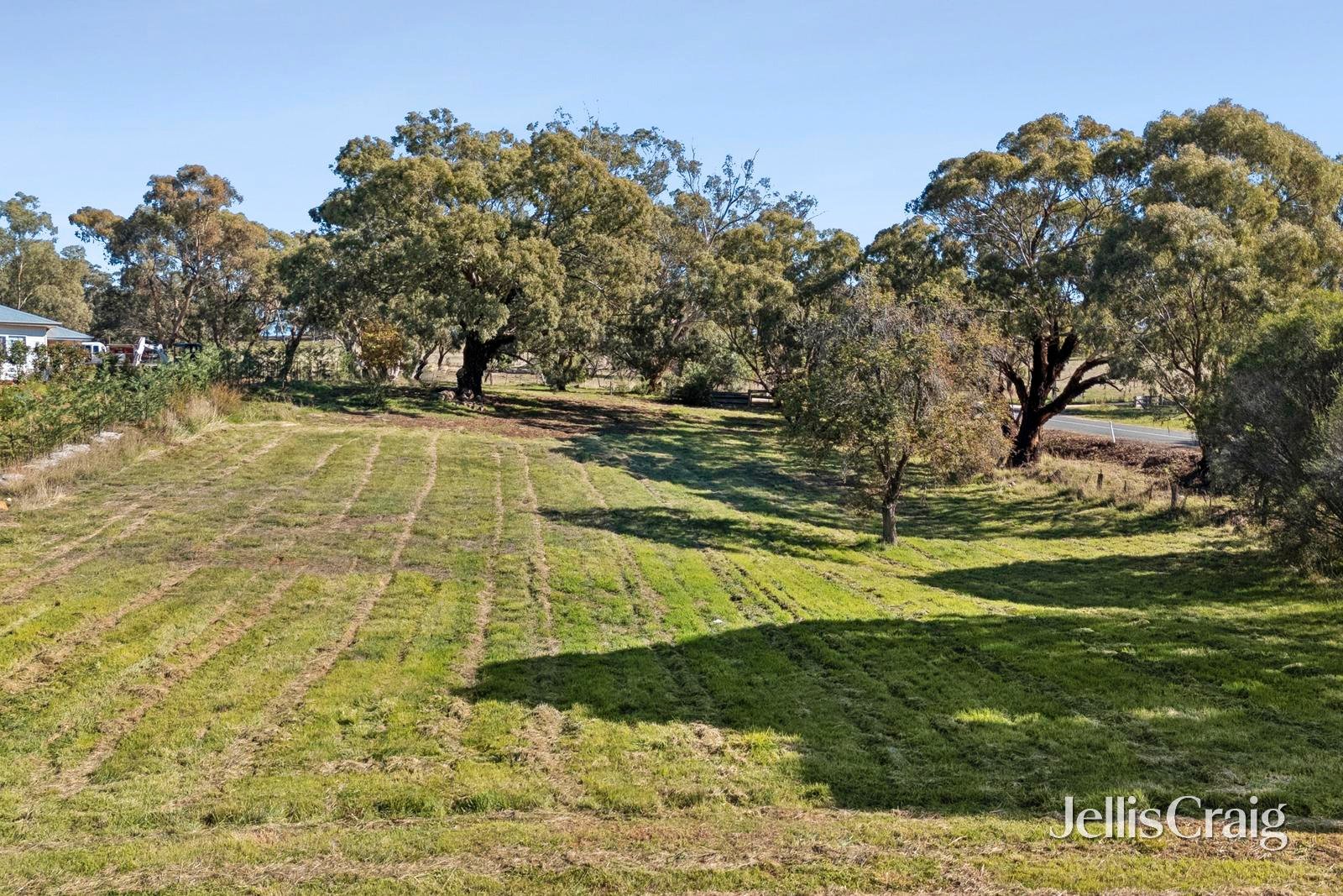 2 Vosti Lane, Guildford image 5