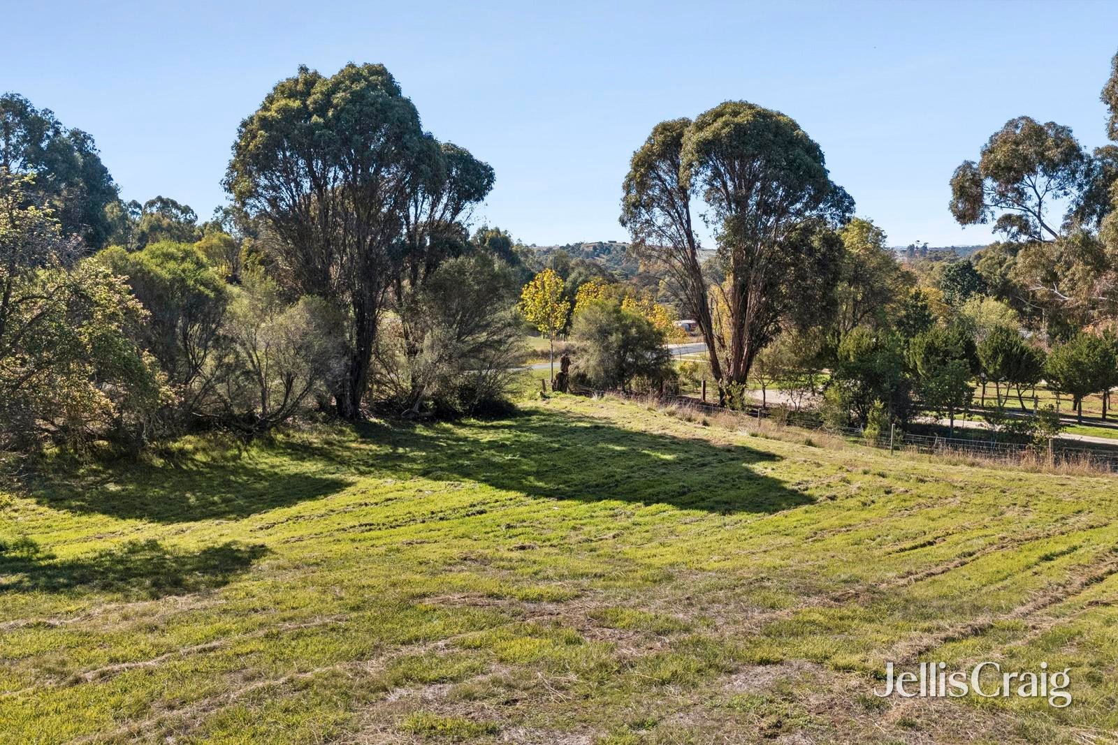 2 Vosti Lane, Guildford image 6