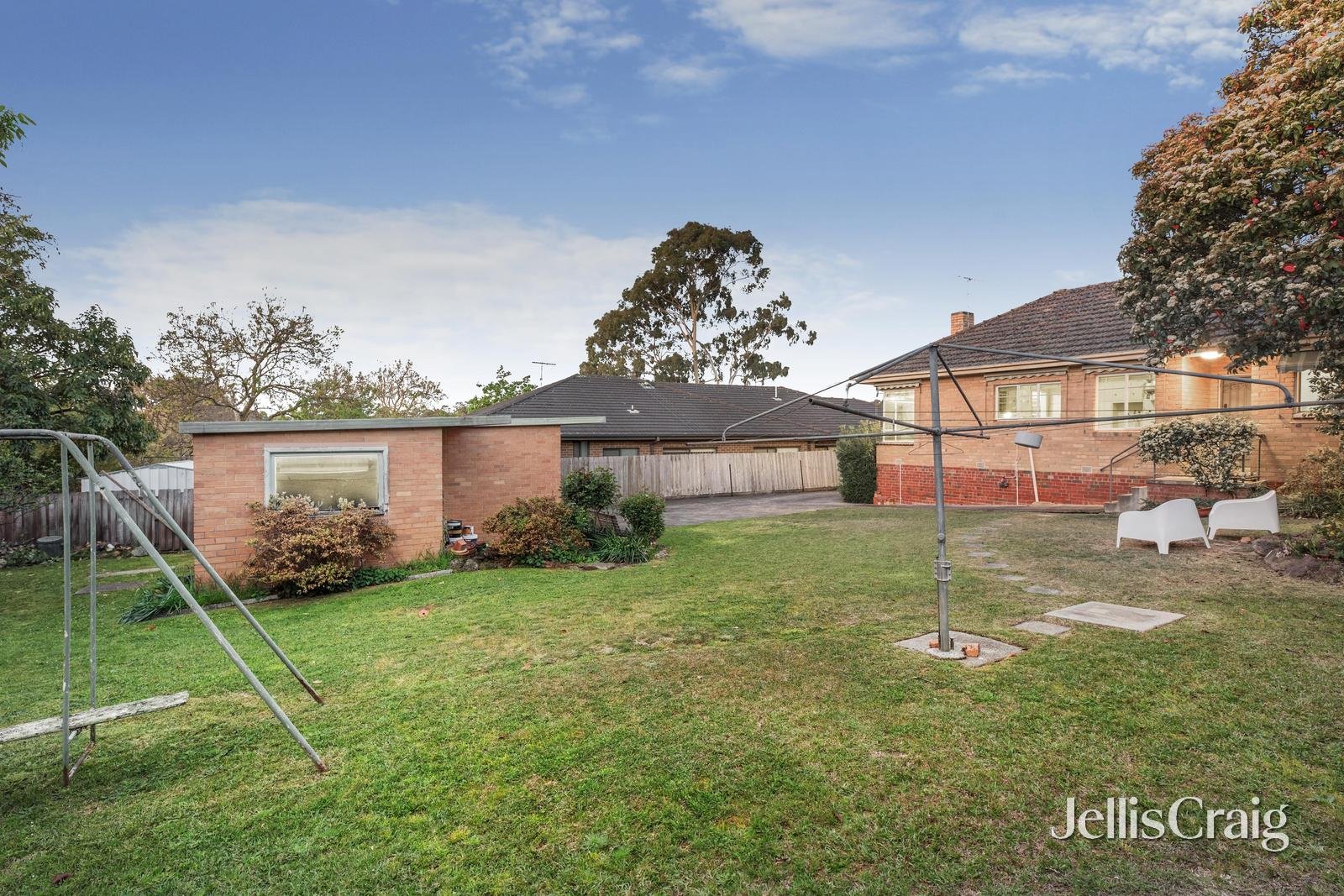 2 Wanbrow Avenue, Balwyn North image 9