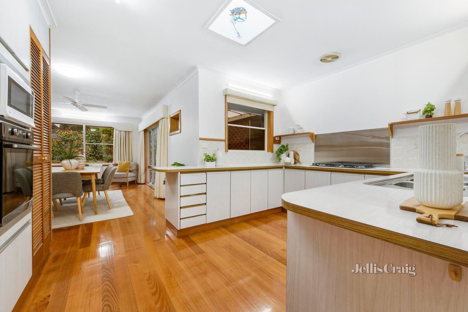 2 Warnes Road, Mitcham image 8