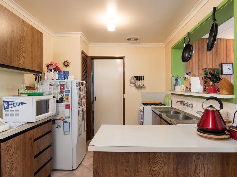 2 Wembley Close, Mooroolbark image 2