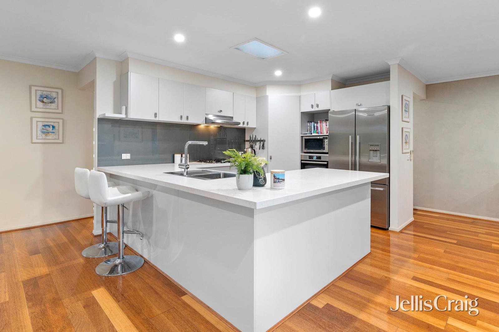 2 Whitsunday Court, Mount Martha image 3