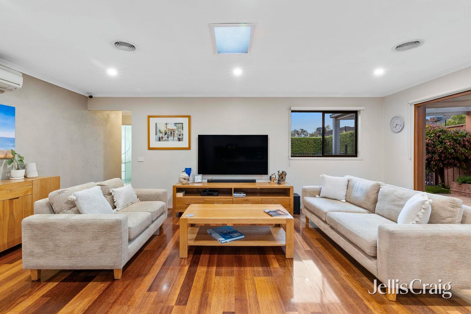 2 Whitsunday Court, Mount Martha image 5
