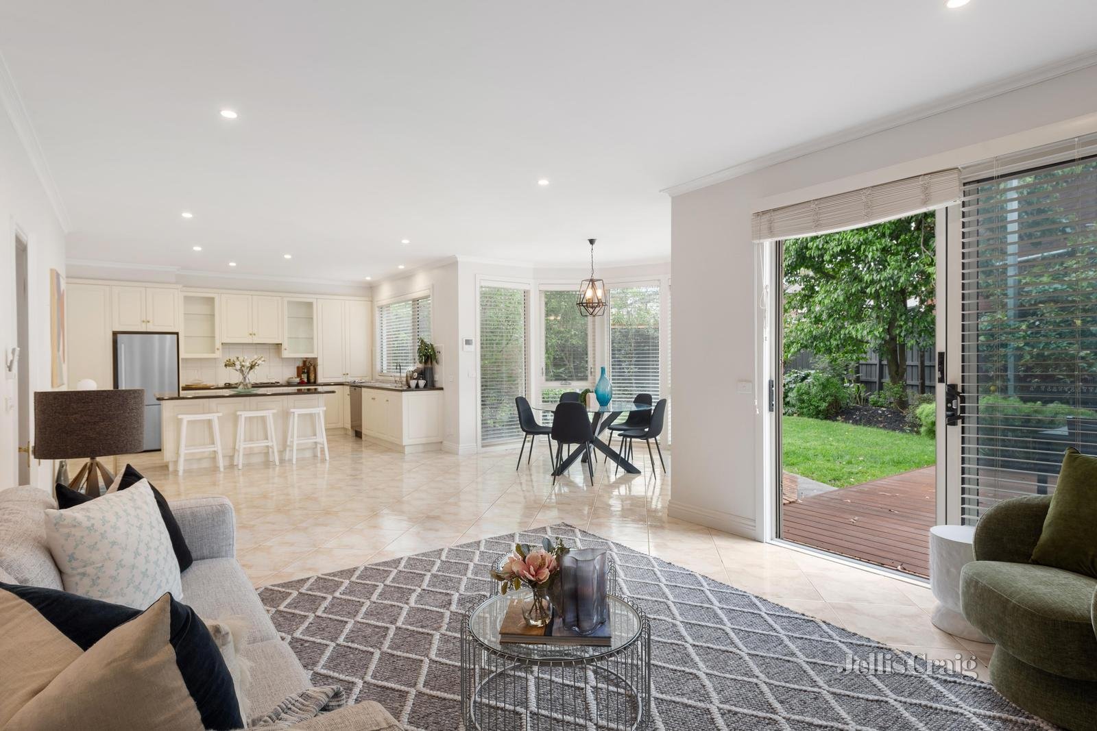 2 Wilburton Parade, Balwyn North image 3