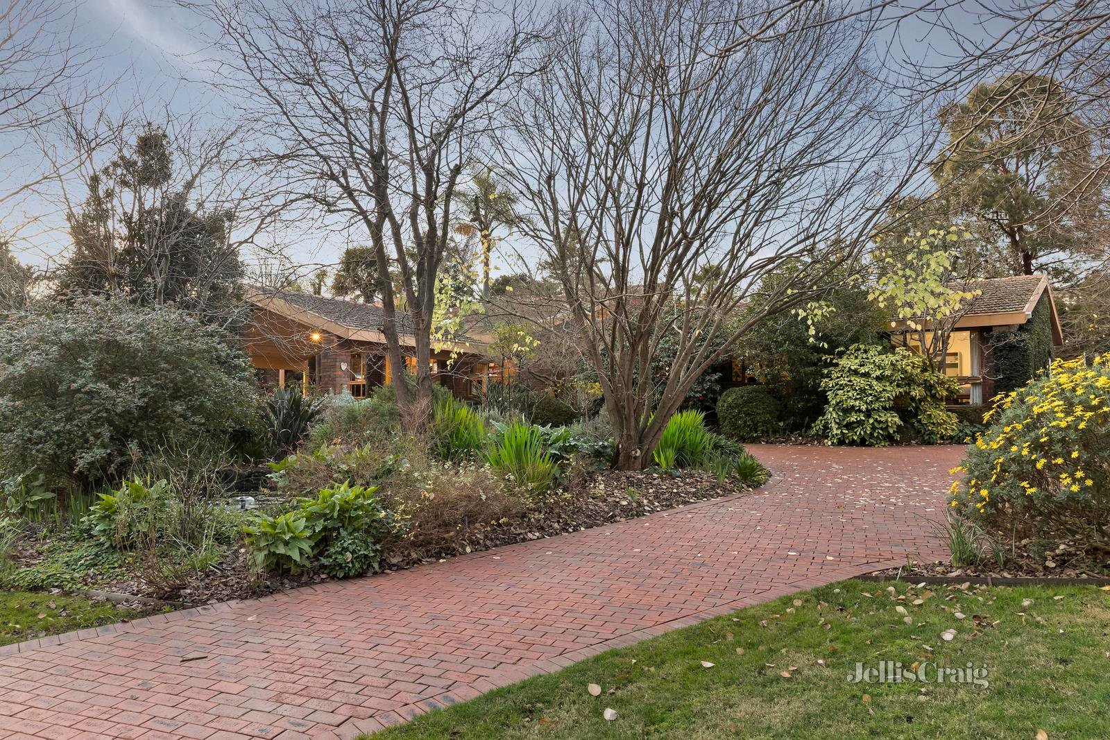2 Winifred Court, Templestowe image 8