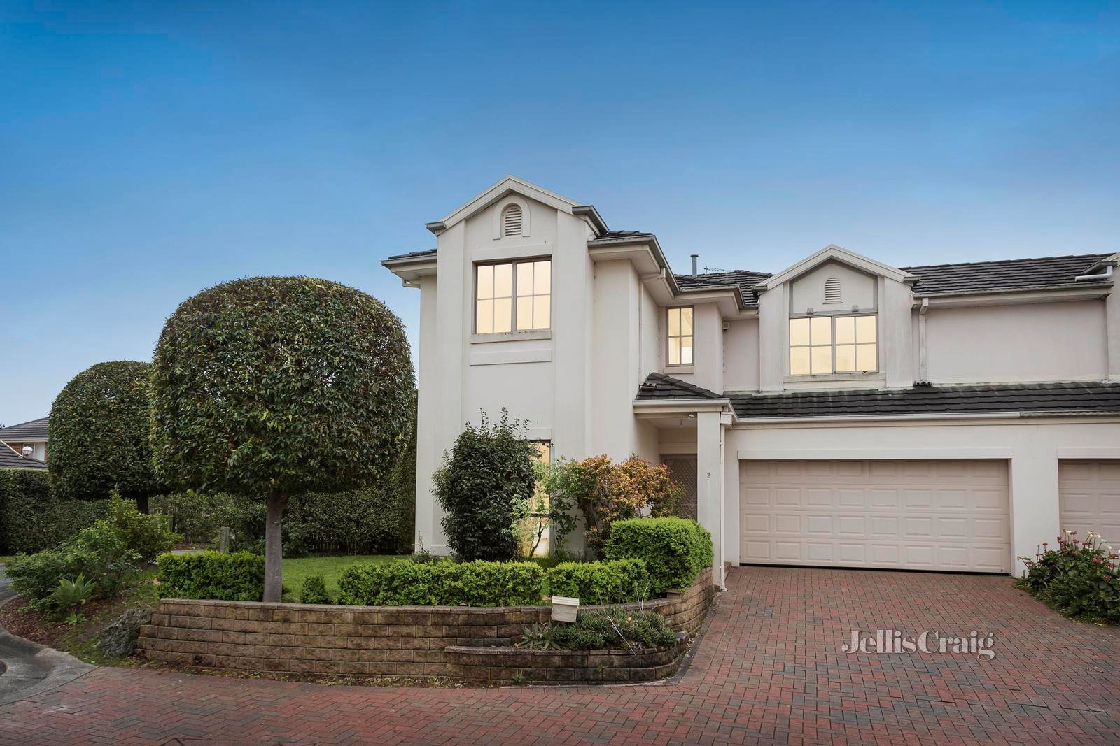 2 Winter Way, Glen Waverley image 1